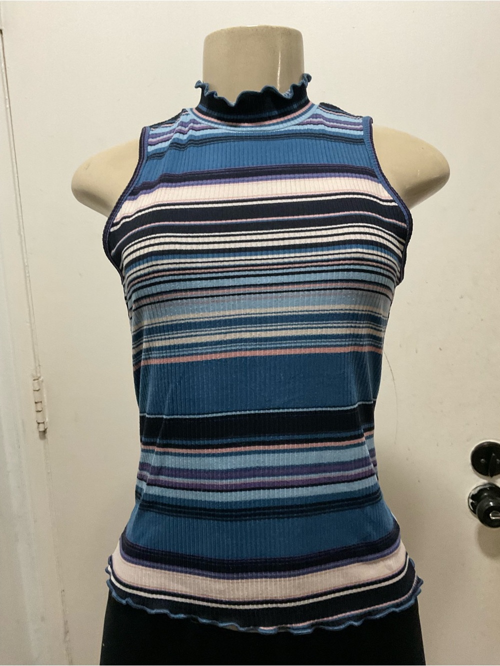Rue 21 women’s blue multicolored Striped Ruffle-Mock Tank Top size S